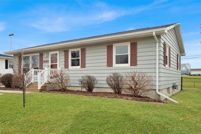 1645 A Avenue, Marion, IA 52302