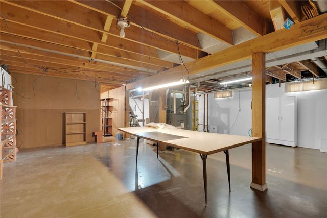 1645 A Avenue, Marion, IA 52302