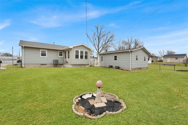 1645 A Avenue, Marion, IA 52302