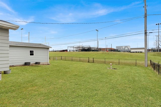 1645 A Avenue, Marion, IA 52302