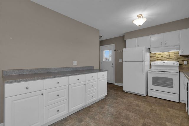 1645 A Avenue, Marion, IA 52302