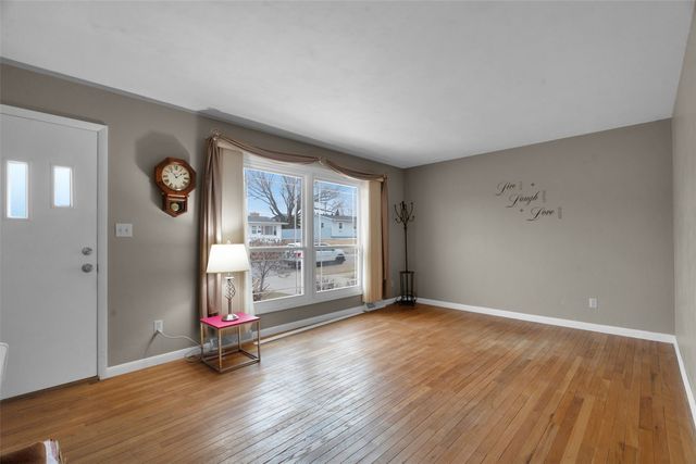 1645 A Avenue, Marion, IA 52302