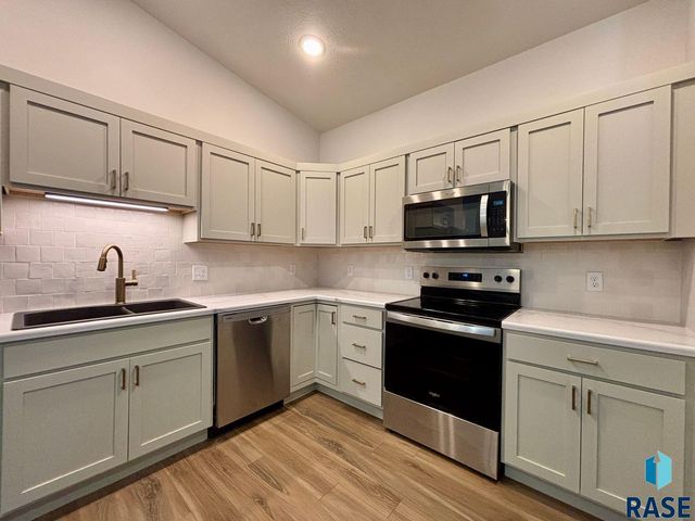 2403 Cama St Street, Sioux Falls, SD 57108