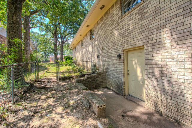 5820 Greenhurst Drive, North Little Rock, AR 72116