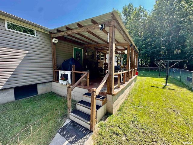 1409 W 5TH Street, West Frankfort, IL 62896