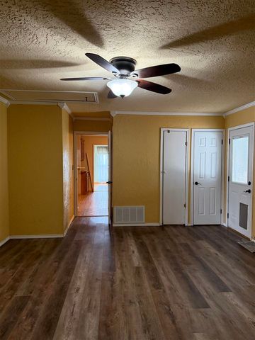 1703 SE 47th St, Lawton, OK 73501