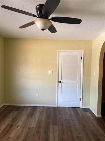1703 SE 47th St, Lawton, OK 73501
