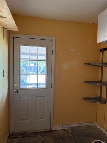 1703 SE 47th St, Lawton, OK 73501