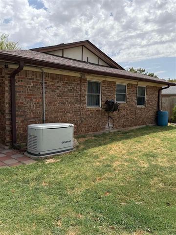 1703 SE 47th St, Lawton, OK 73501