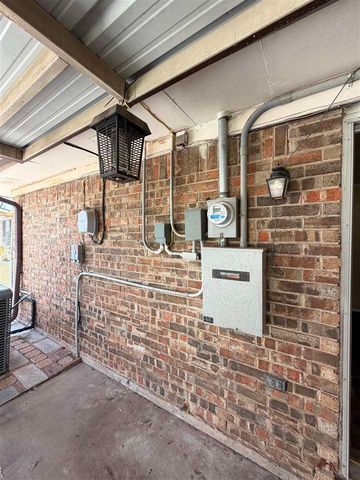 1703 SE 47th St, Lawton, OK 73501
