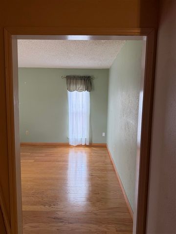 1703 SE 47th St, Lawton, OK 73501