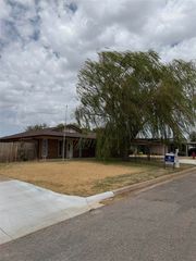 1703 SE 47th St, Lawton, OK 73501