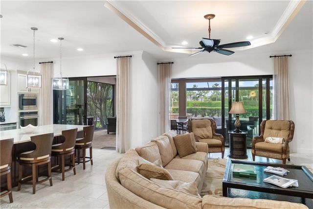 9235 Rialto LN, Naples, FL 34119