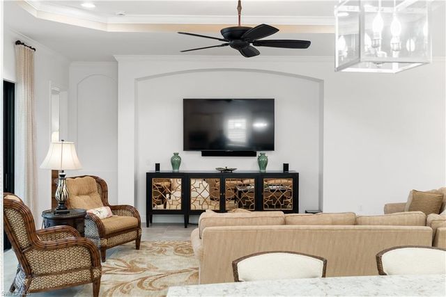 9235 Rialto LN, Naples, FL 34119