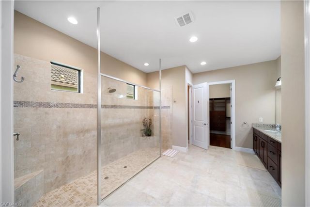 9235 Rialto LN, Naples, FL 34119