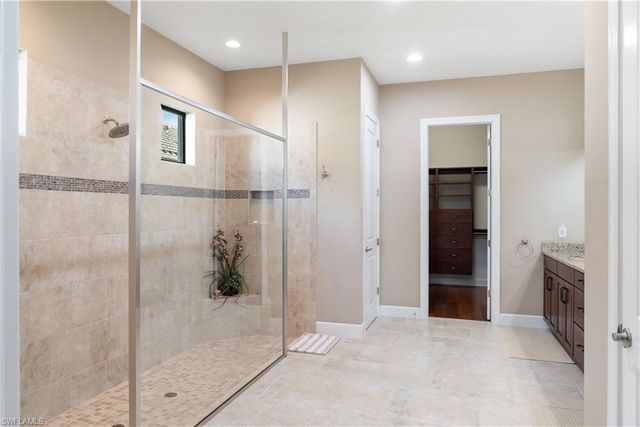 9235 Rialto LN, Naples, FL 34119