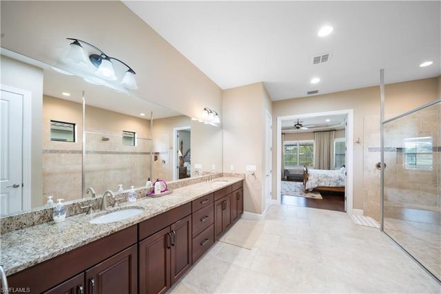9235 Rialto LN, Naples, FL 34119