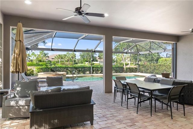 9235 Rialto LN, Naples, FL 34119