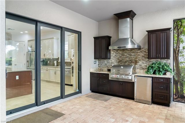 9235 Rialto LN, Naples, FL 34119