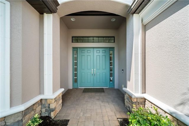 9235 Rialto LN, Naples, FL 34119