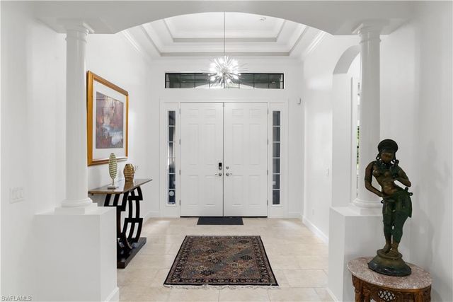 9235 Rialto LN, Naples, FL 34119