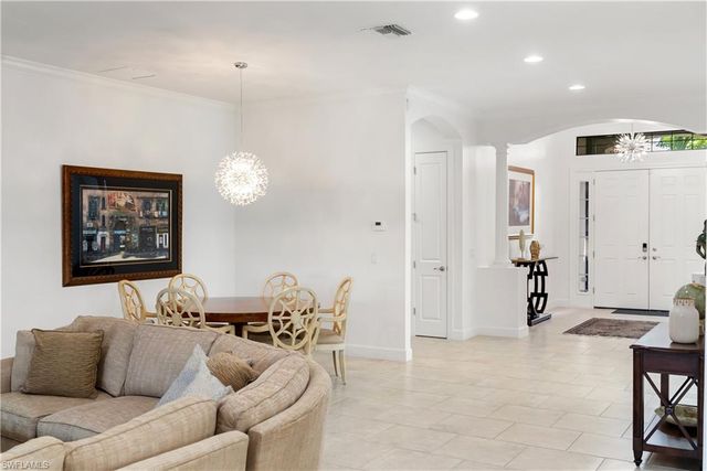 9235 Rialto LN, Naples, FL 34119
