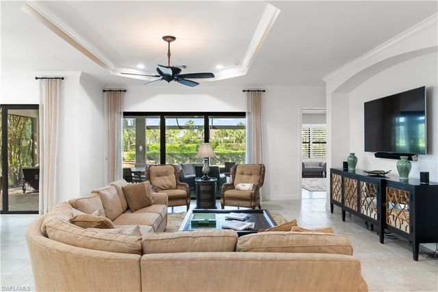 9235 Rialto LN, Naples, FL 34119
