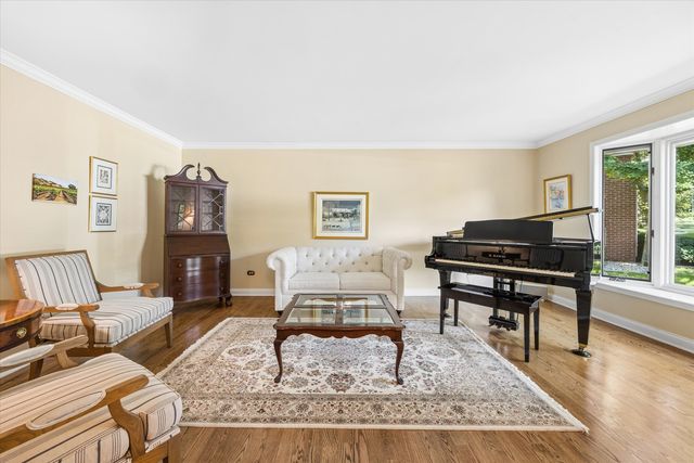 6402 Indian Head Court, Indian Head Park, IL 60525
