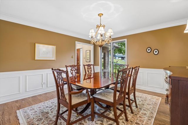 6402 Indian Head Court, Indian Head Park, IL 60525