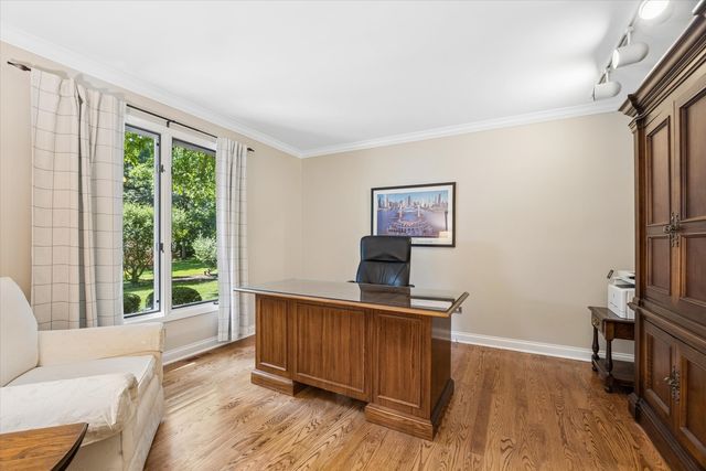 6402 Indian Head Court, Indian Head Park, IL 60525