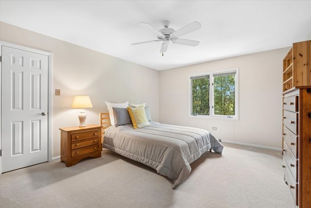 6402 Indian Head Court, Indian Head Park, IL 60525