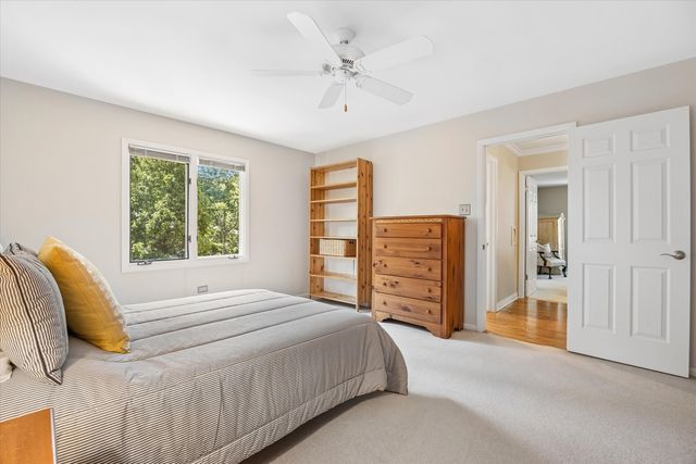 6402 Indian Head Court, Indian Head Park, IL 60525