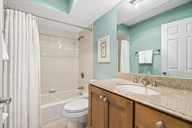 6402 Indian Head Court, Indian Head Park, IL 60525