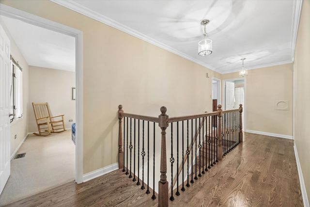 6402 Indian Head Court, Indian Head Park, IL 60525