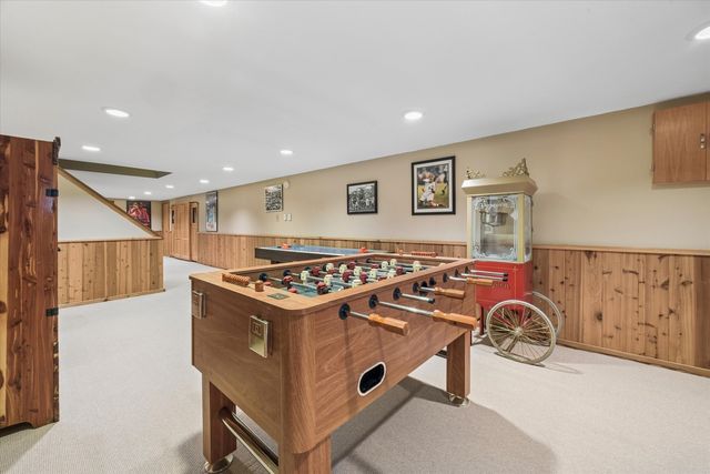 6402 Indian Head Court, Indian Head Park, IL 60525