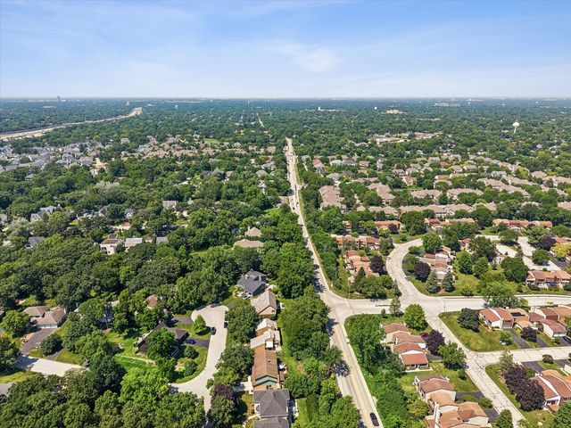 6402 Indian Head Court, Indian Head Park, IL 60525