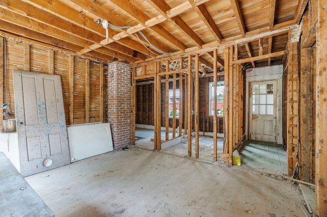 18 Oak Chapel Road, Bridgewater, VT 05035