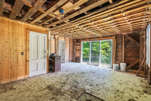 18 Oak Chapel Road, Bridgewater, VT 05035