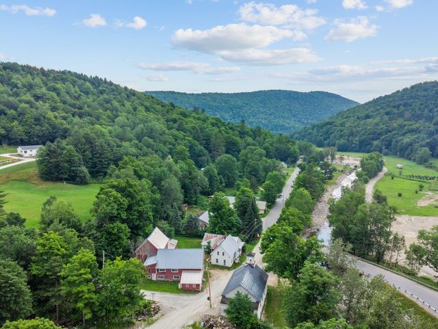 18 Oak Chapel Road, Bridgewater, VT 05035