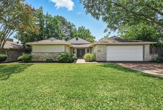 5806 Village Glen Trail, Arlington, TX 76016