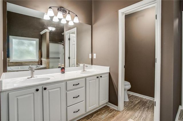 21624 W 58th Street, Shawnee, KS 66218
