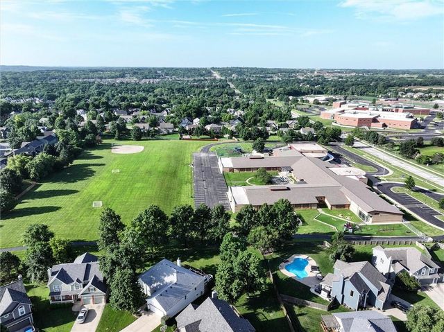 21624 W 58th Street, Shawnee, KS 66218