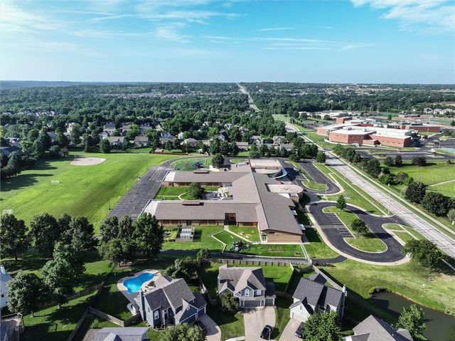 21624 W 58th Street, Shawnee, KS 66218