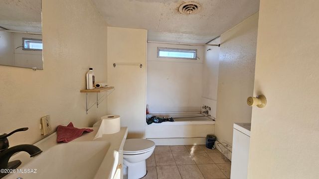 7430 W Bopp Road, Tucson, AZ 85735