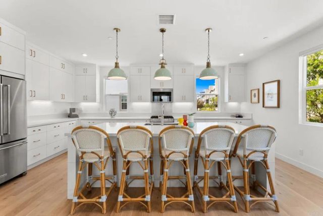 2720 Everly Drive, San Diego, CA 92108