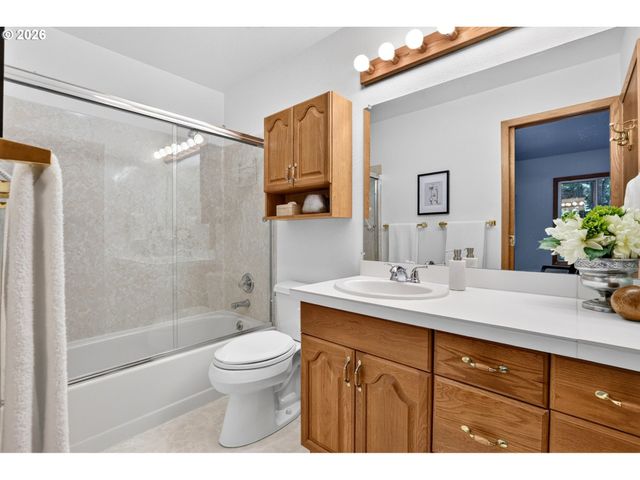 5715 Ne 48th Ave, Portland, OR 97218