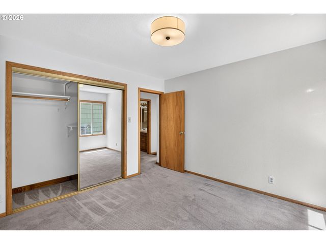 5715 Ne 48th Ave, Portland, OR 97218