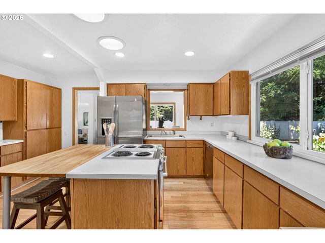 5715 Ne 48th Ave, Portland, OR 97218