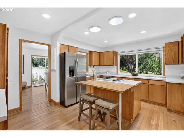 5715 Ne 48th Ave, Portland, OR 97218