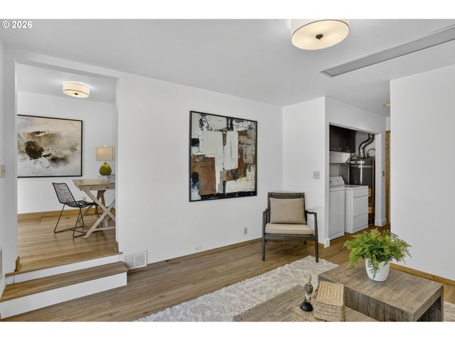 5715 Ne 48th Ave, Portland, OR 97218